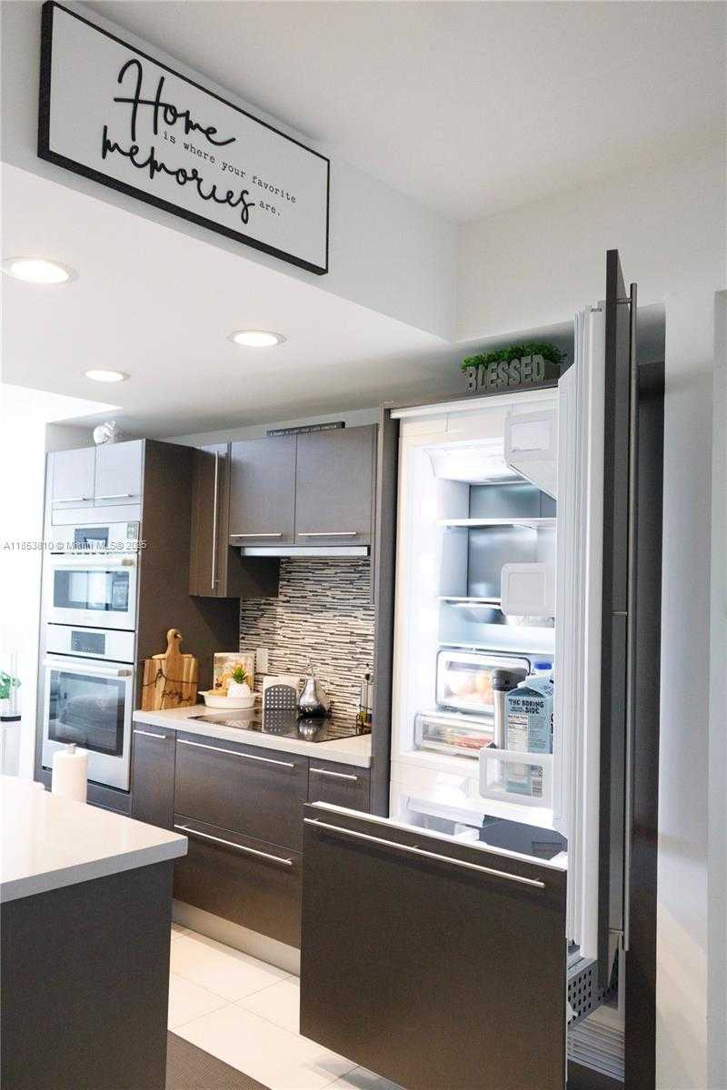 Small Image of 7825 NORTH WEST 107TH AVE #717, Doral Number 22