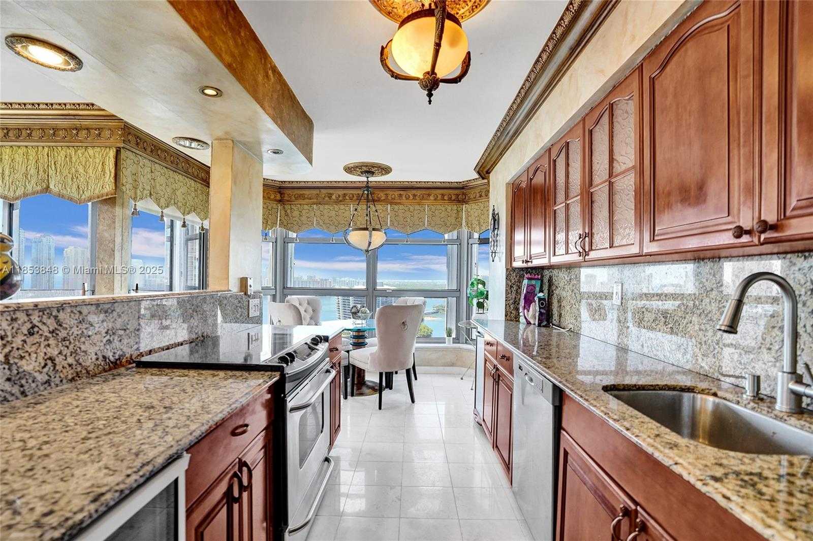 Small Image of 3530 MYSTIC POINTE DR #2915, Aventura Number 10