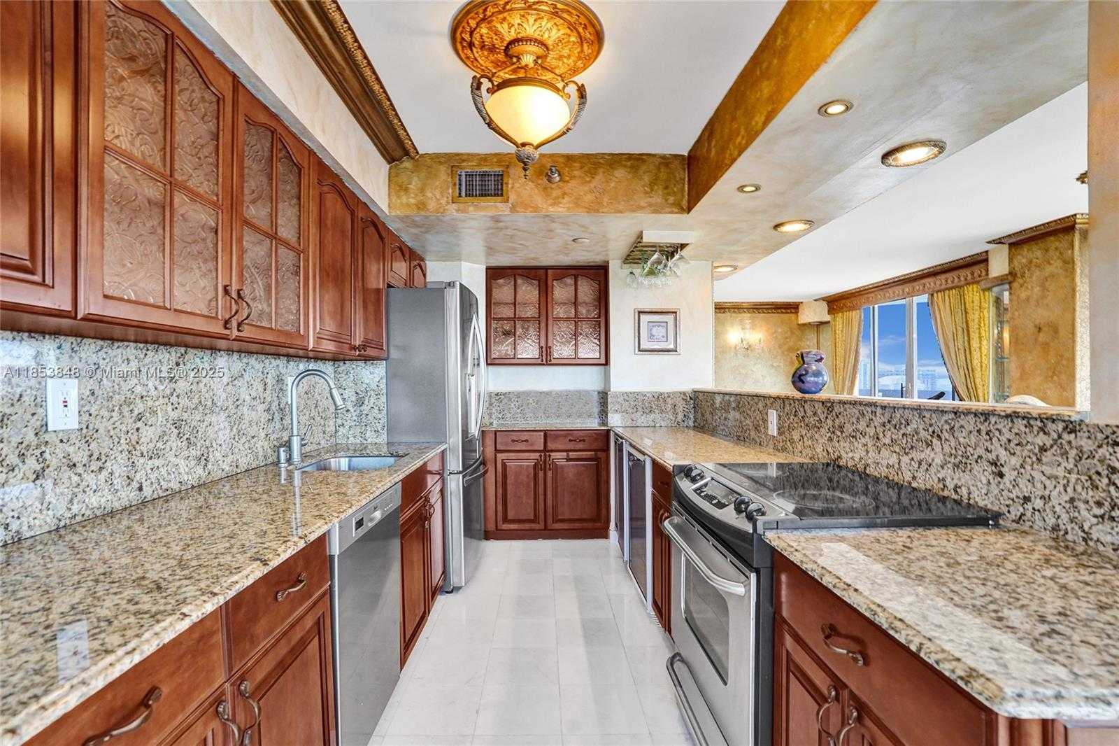 Small Image of 3530 MYSTIC POINTE DR #2915, Aventura Number 11