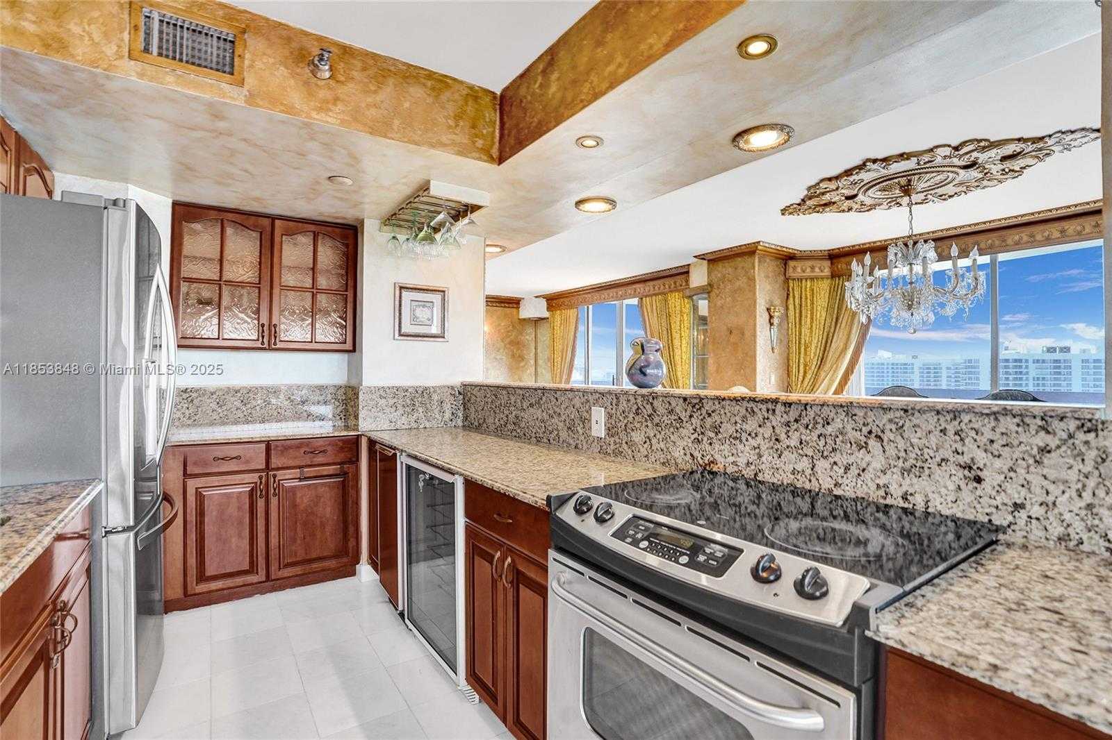 Small Image of 3530 MYSTIC POINTE DR #2915, Aventura Number 12