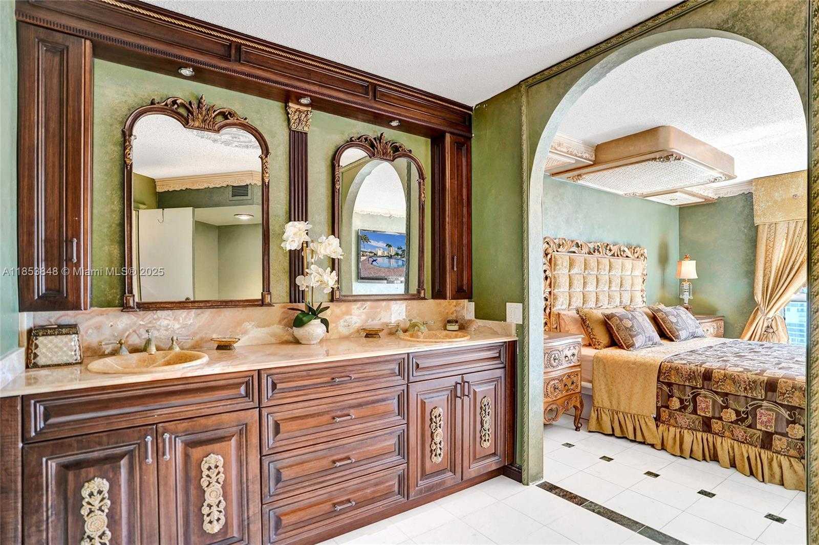 Small Image of 3530 MYSTIC POINTE DR #2915, Aventura Number 17