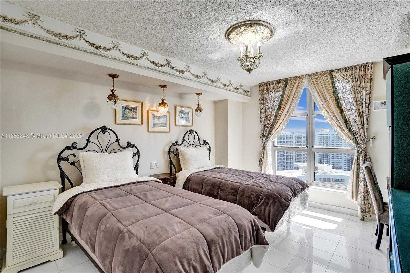 Small Image of 3530 MYSTIC POINTE DR #2915, Aventura Number 19