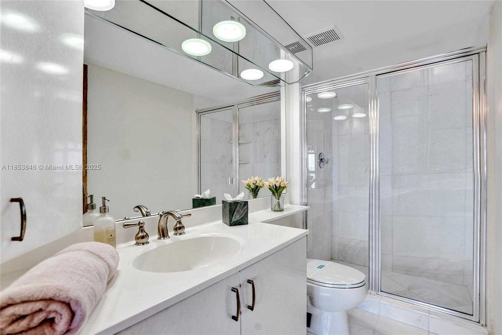 Small Image of 3530 MYSTIC POINTE DR #2915, Aventura Number 20