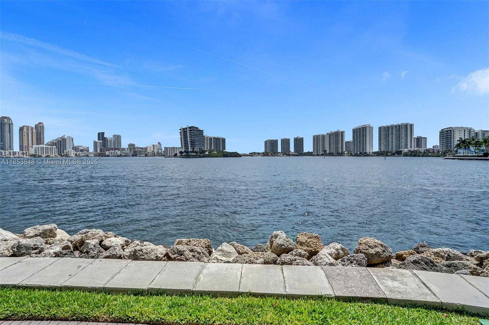 Small Image of 3530 MYSTIC POINTE DR #2915, Aventura Number 28