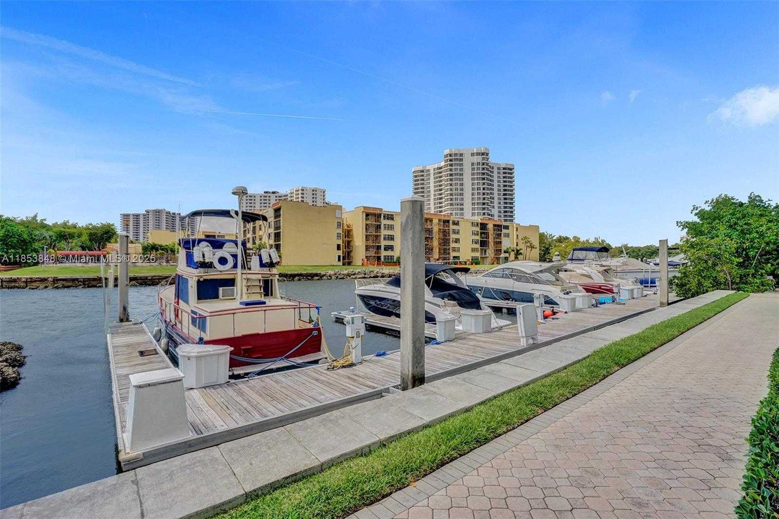 Small Image of 3530 MYSTIC POINTE DR #2915, Aventura Number 33