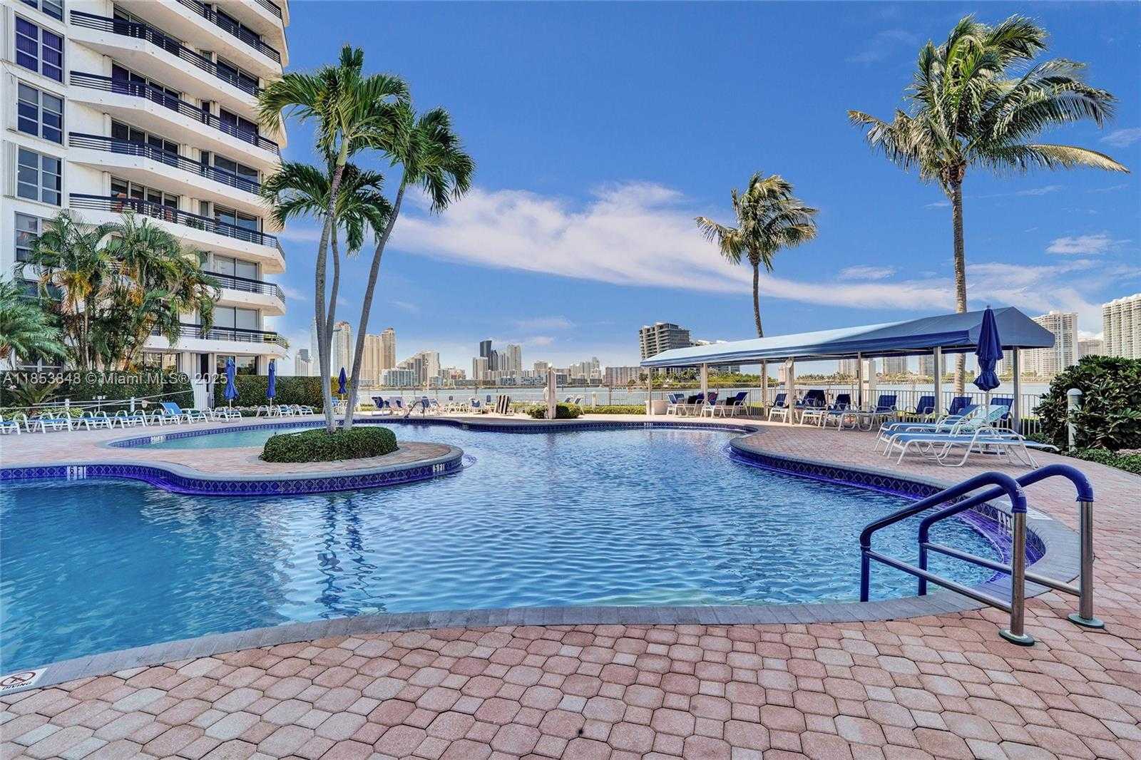 Small Image of 3530 MYSTIC POINTE DR #2915, Aventura Number 35