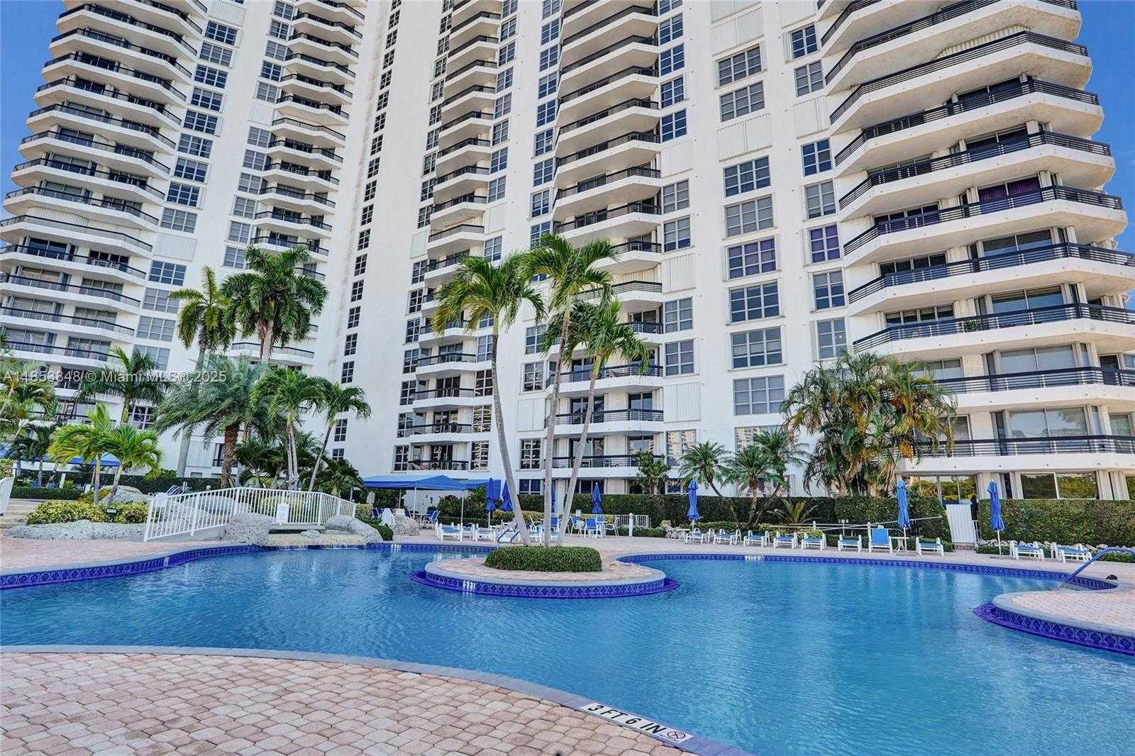 Small Image of 3530 MYSTIC POINTE DR #2915, Aventura Number 36