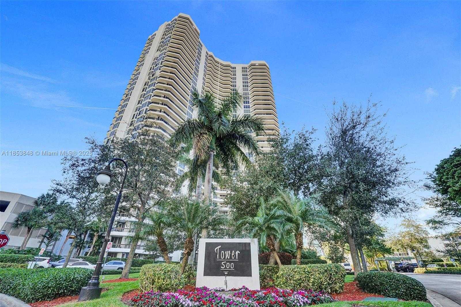 Small Image of 3530 MYSTIC POINTE DR #2915, Aventura Number 38