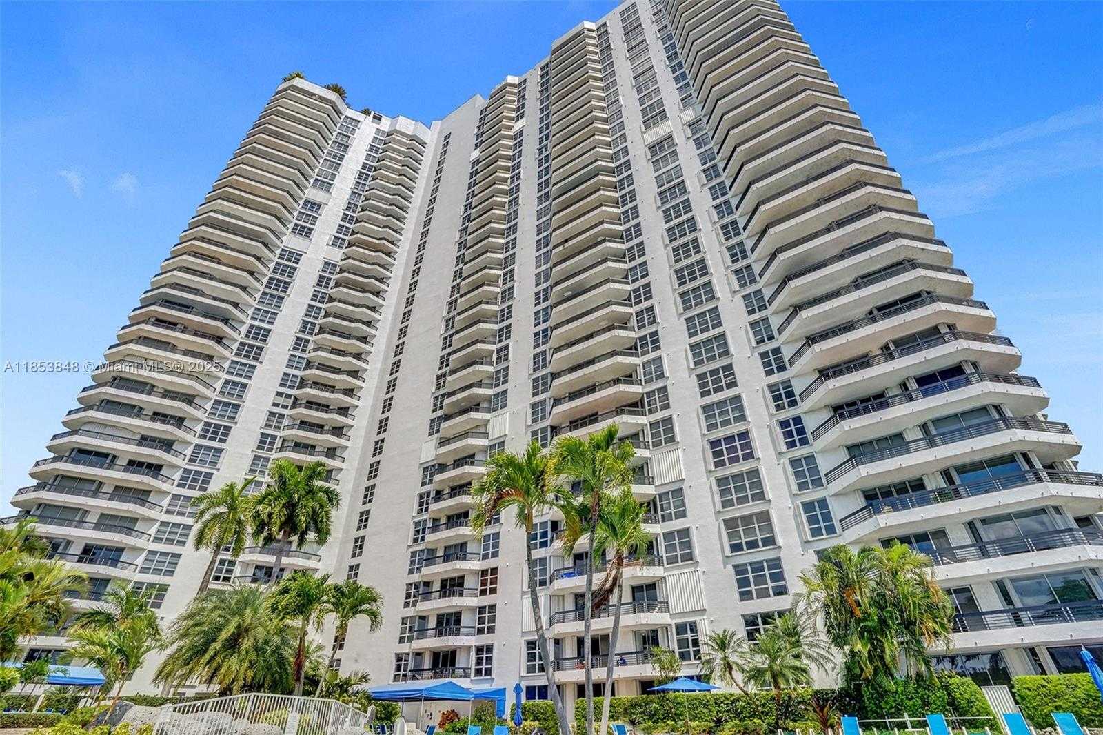 Small Image of 3530 MYSTIC POINTE DR #2915, Aventura Number 40