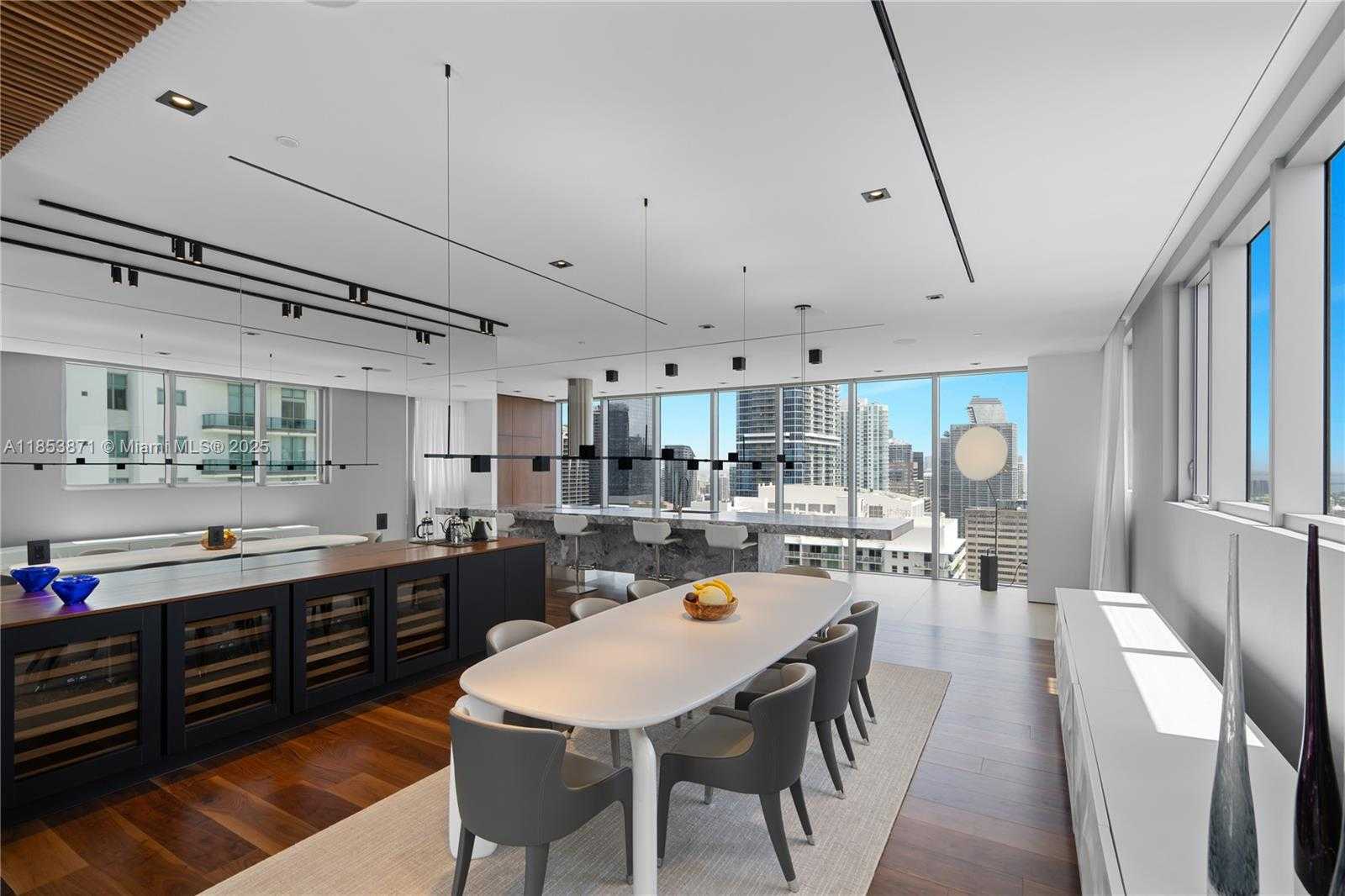 Small Image of 1300 BRICKELL BAY DR #4401, Miami Number 21