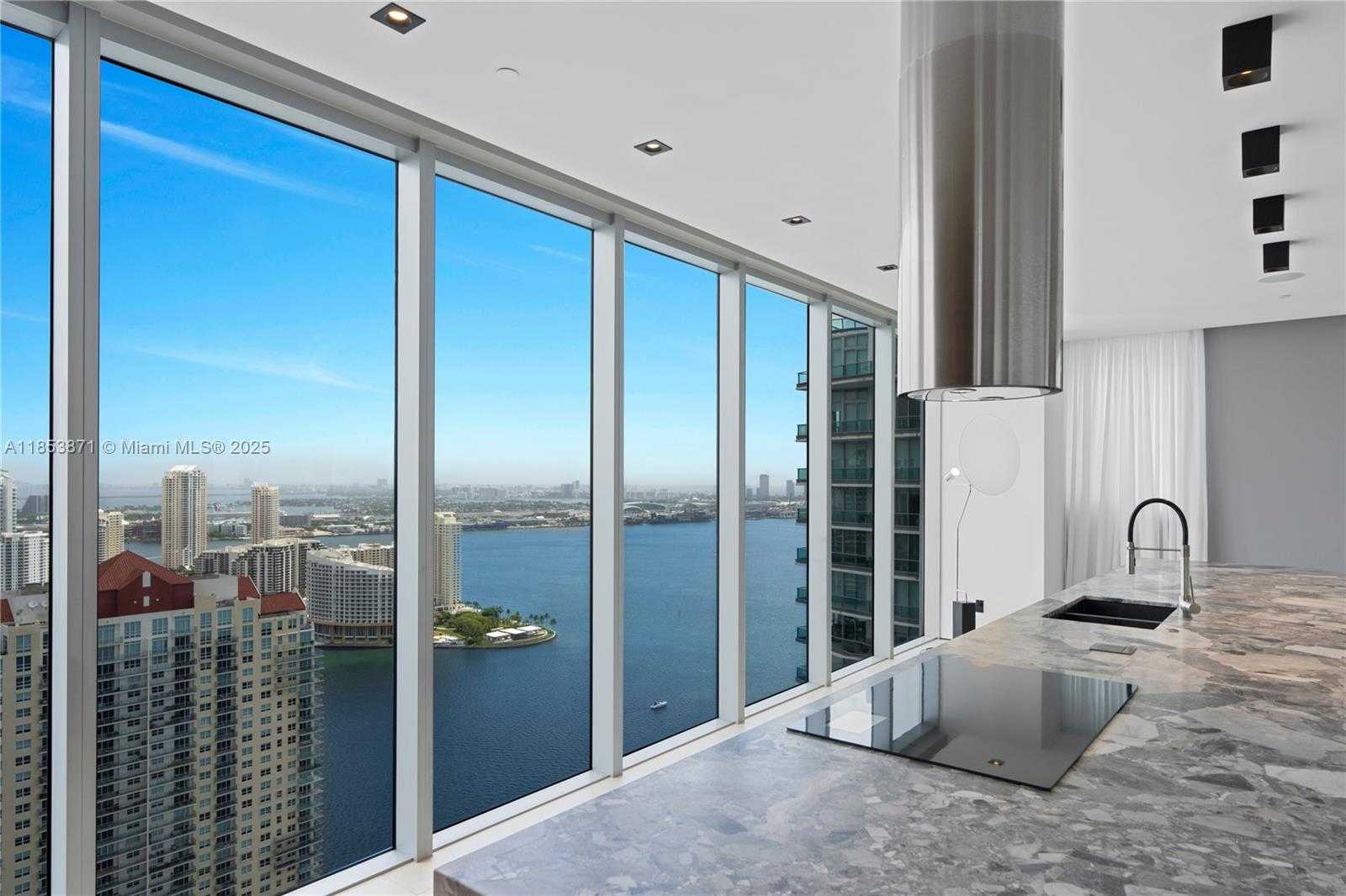 Small Image of 1300 BRICKELL BAY DR #4401, Miami Number 25