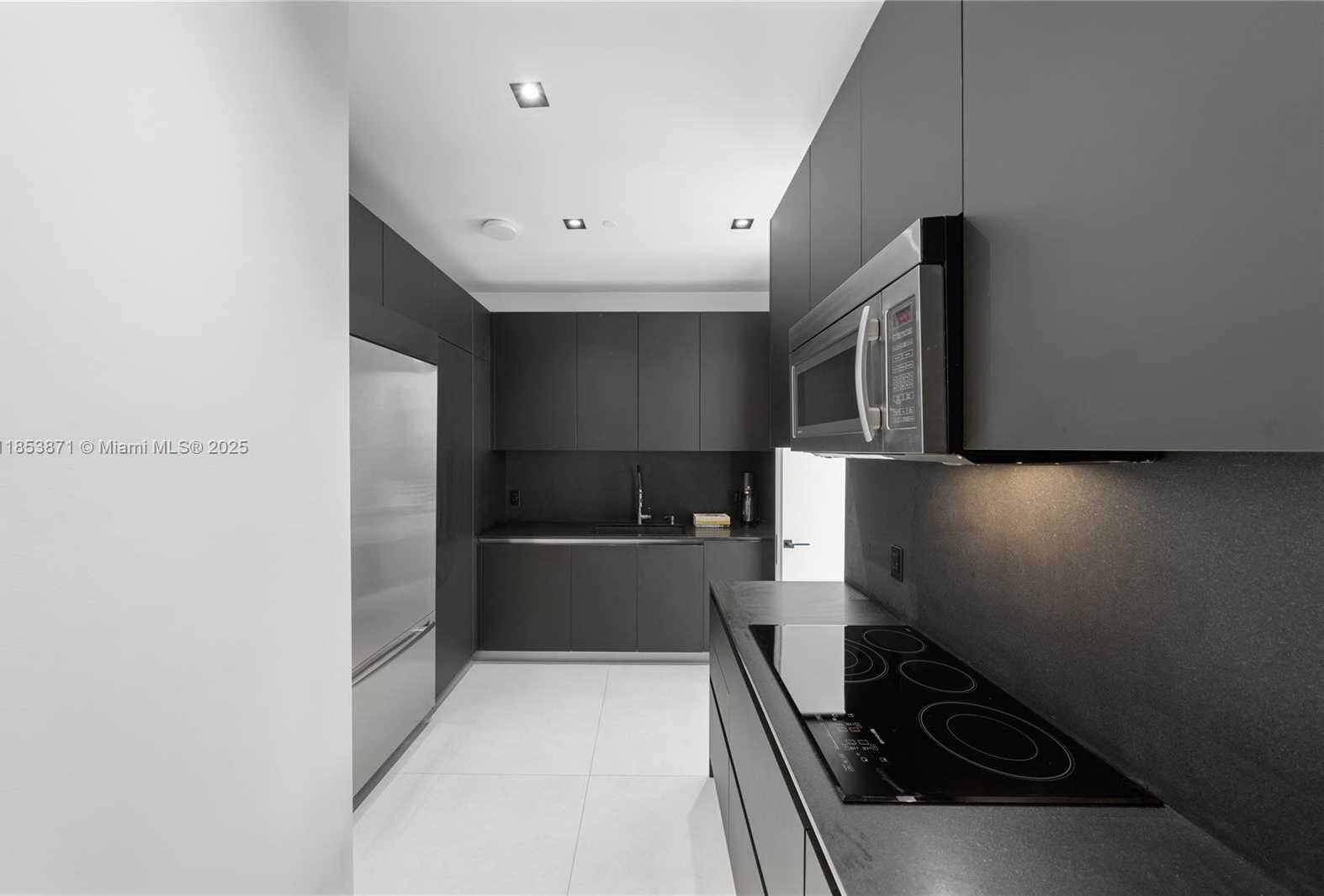 Small Image of 1300 BRICKELL BAY DR #4401, Miami Number 27