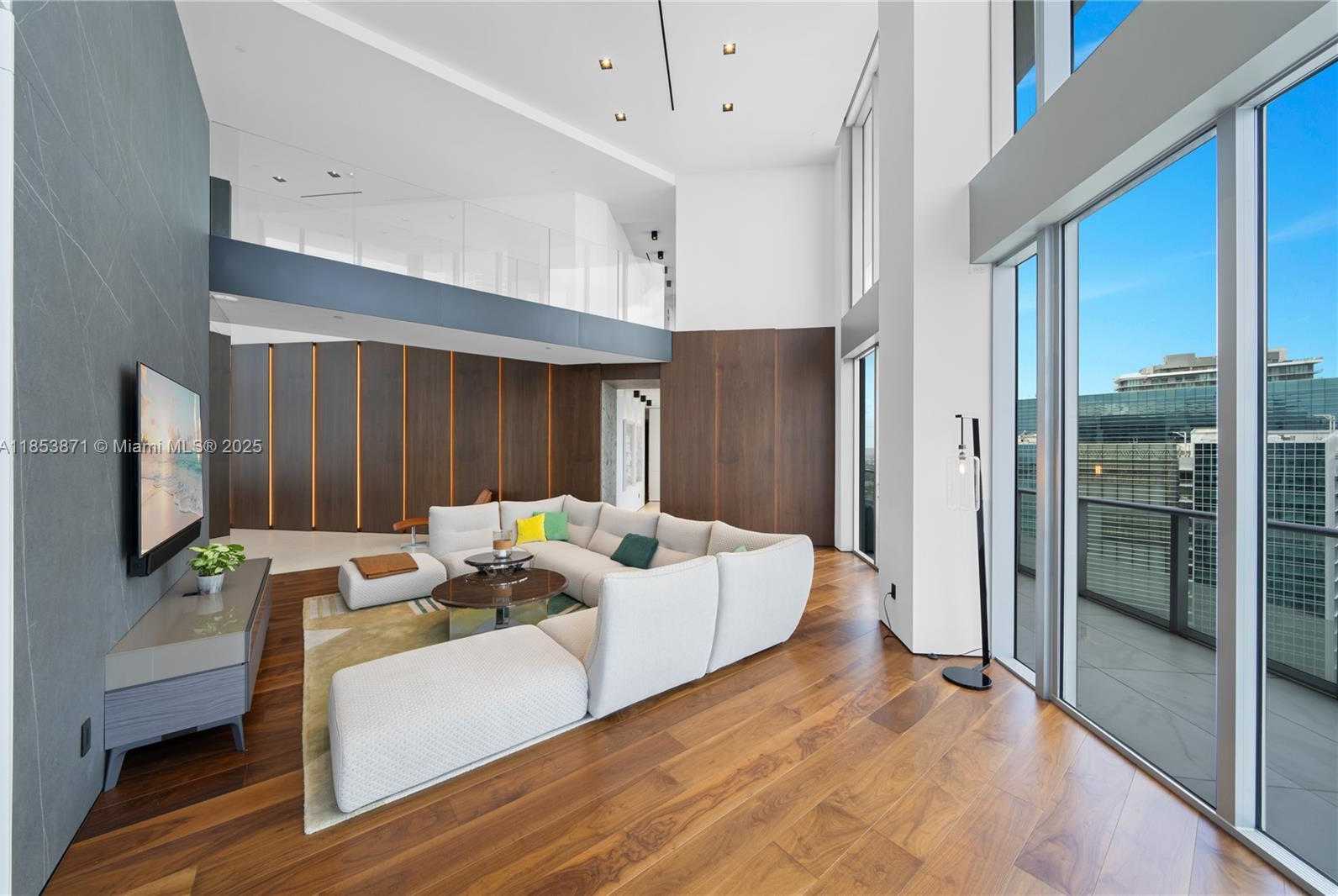 Small Image of 1300 BRICKELL BAY DR #4401, Miami Number 28
