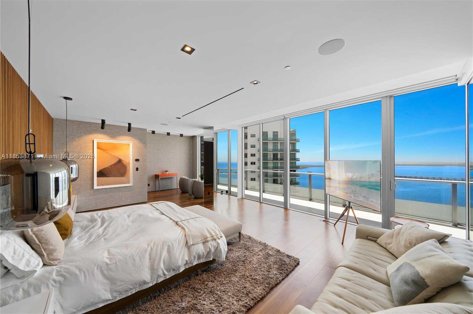 Small Image of 1300 BRICKELL BAY DR #4401, Miami Number 33