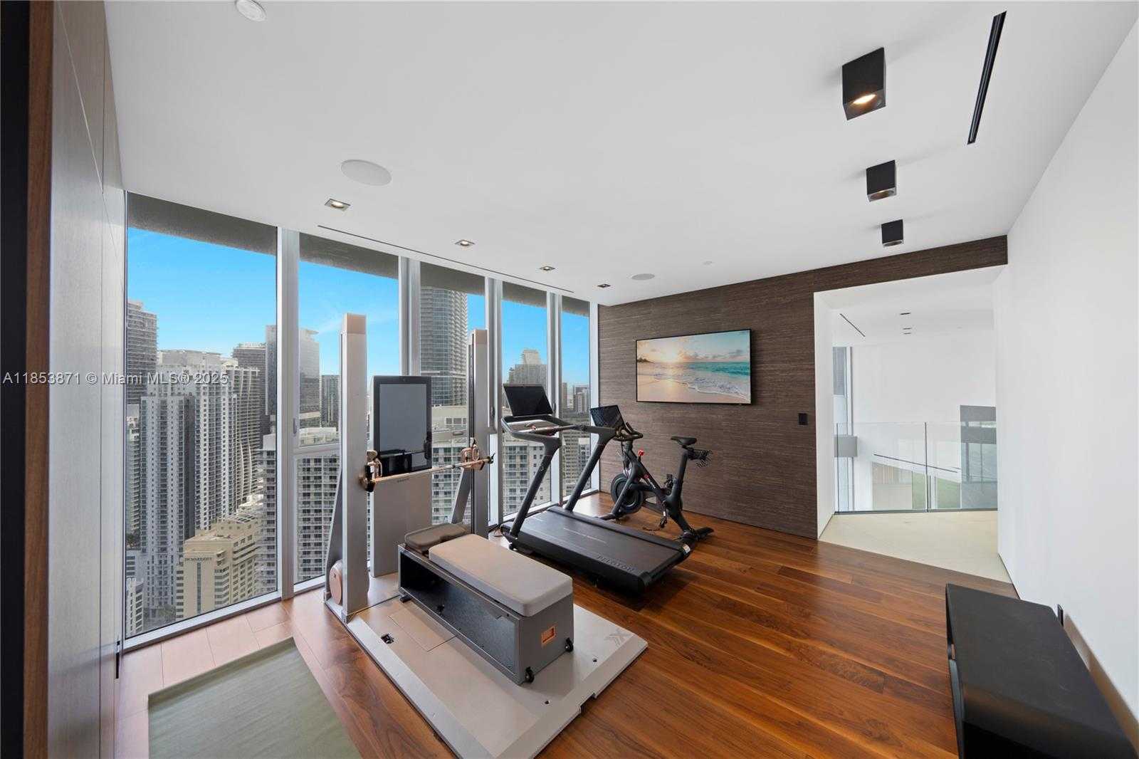 Small Image of 1300 BRICKELL BAY DR #4401, Miami Number 50