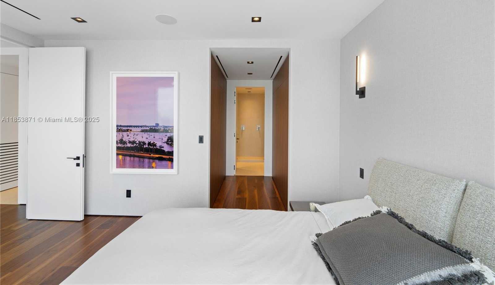 Small Image of 1300 BRICKELL BAY DR #4401, Miami Number 53