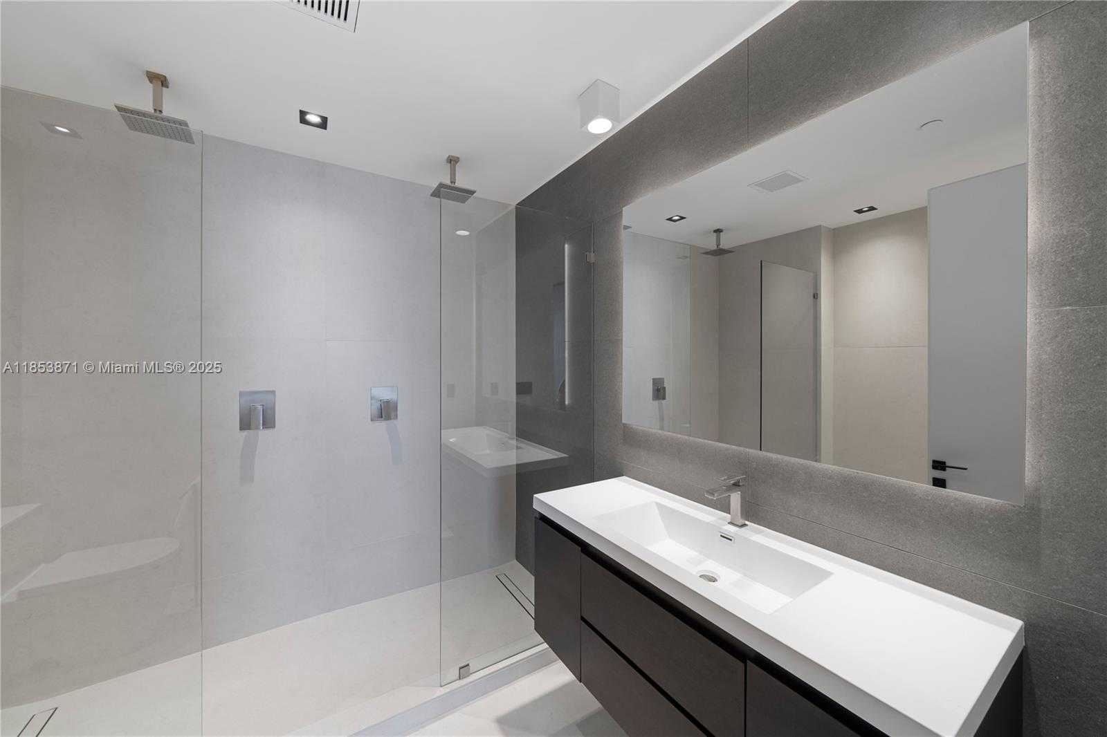 Small Image of 1300 BRICKELL BAY DR #4401, Miami Number 54
