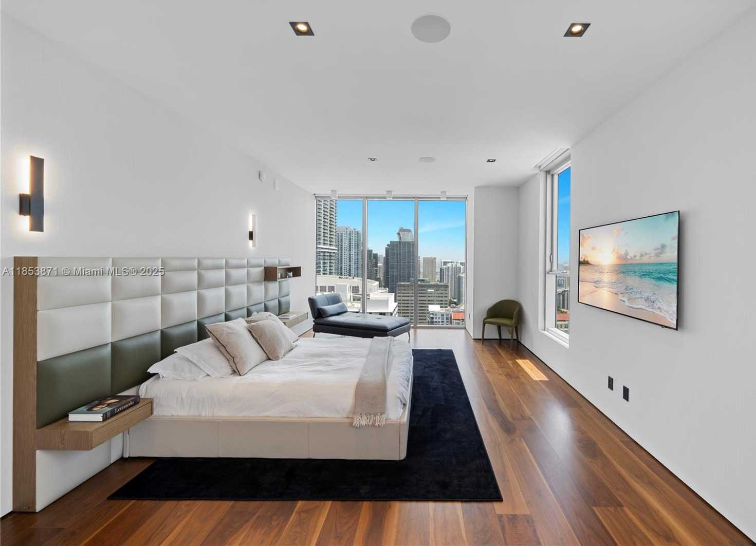 Small Image of 1300 BRICKELL BAY DR #4401, Miami Number 55