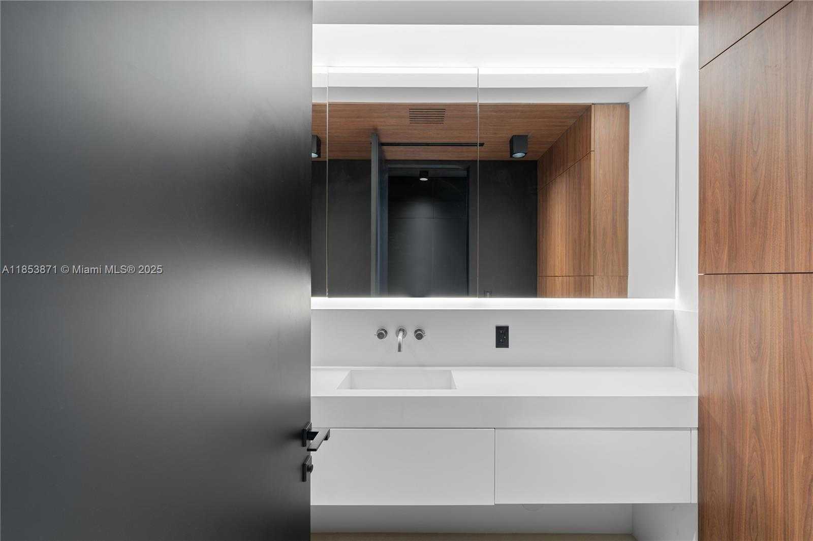 Small Image of 1300 BRICKELL BAY DR #4401, Miami Number 58