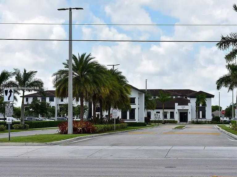 Small Image of 15560 SOUTH WEST 136 ST ##3-206, Miami Number 10