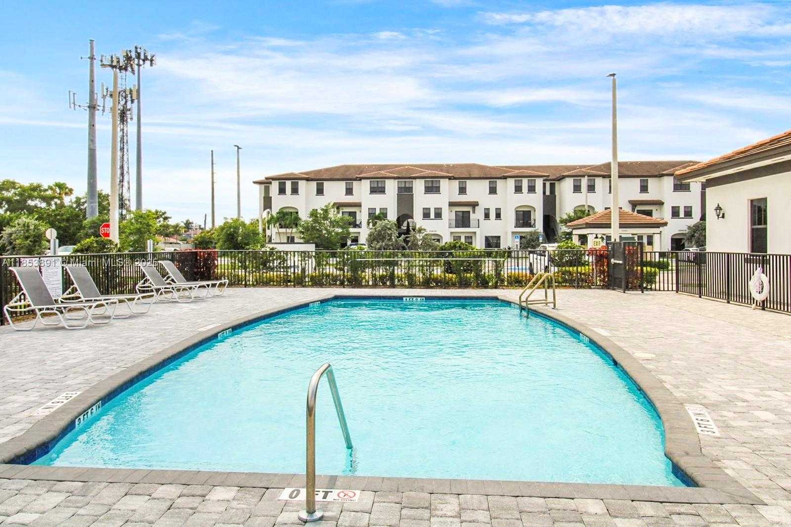 Small Image of 15560 SOUTH WEST 136 ST ##3-206, Miami Number 18