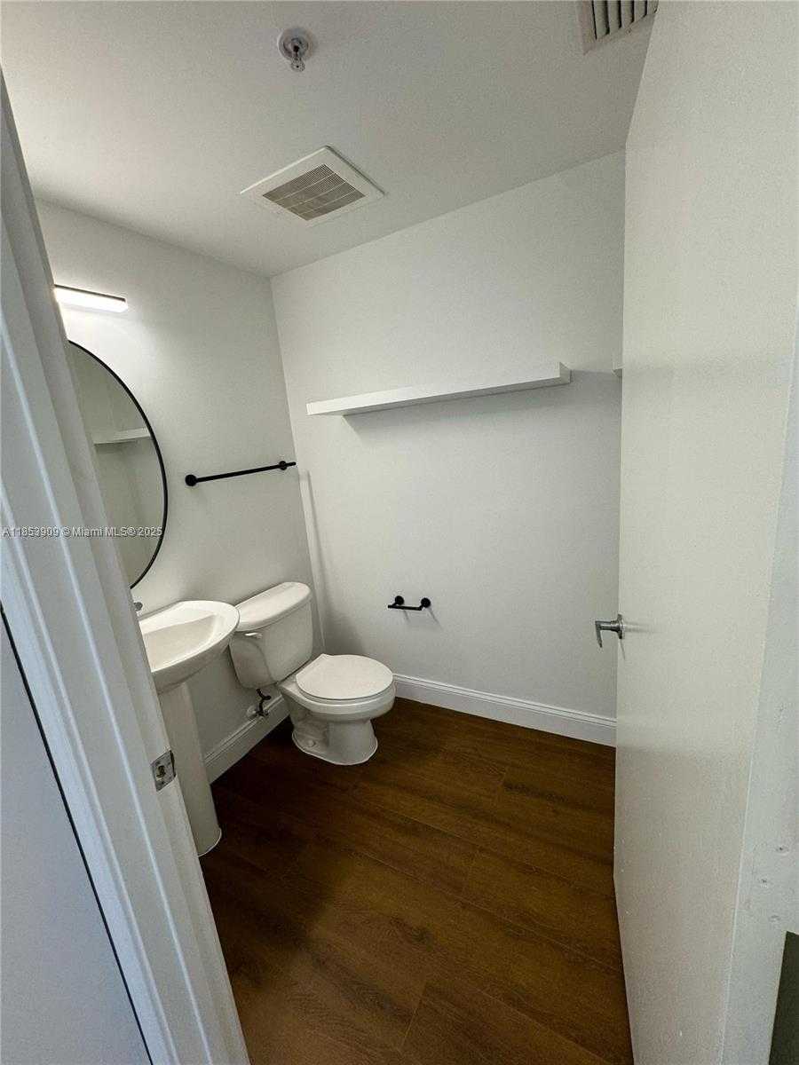 Small Image of 601 NORTH EAST 36TH ST #1205, Miami Number 7