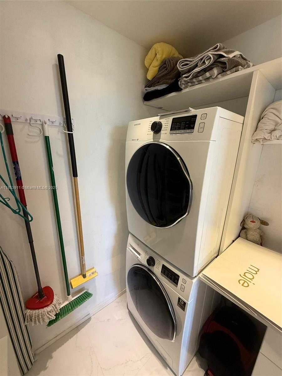 Small Image of 20335 WEST COUNTRY CLUB DR #PH4, Aventura Number 16