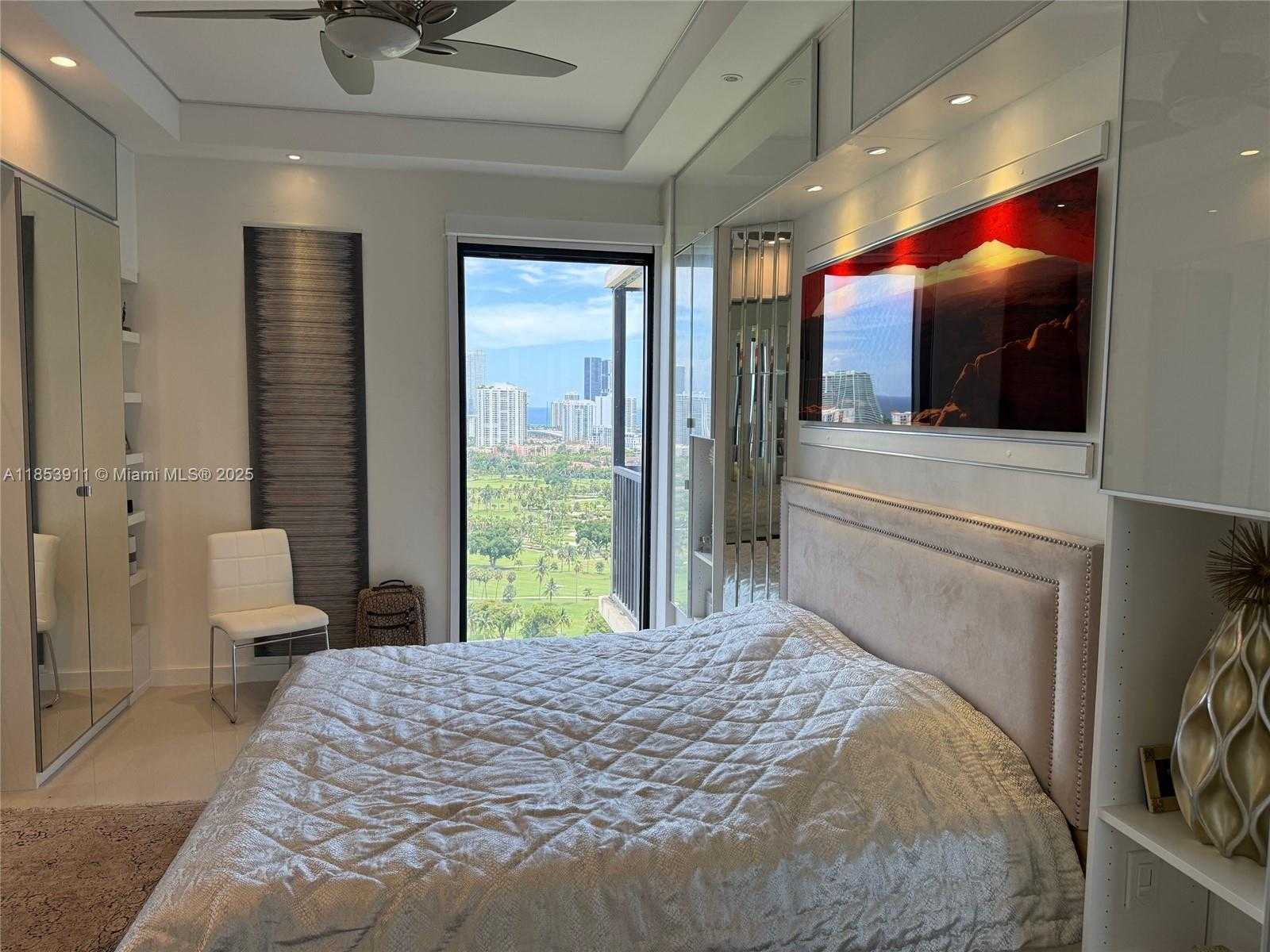 Small Image of 20335 WEST COUNTRY CLUB DR #PH4, Aventura Number 17