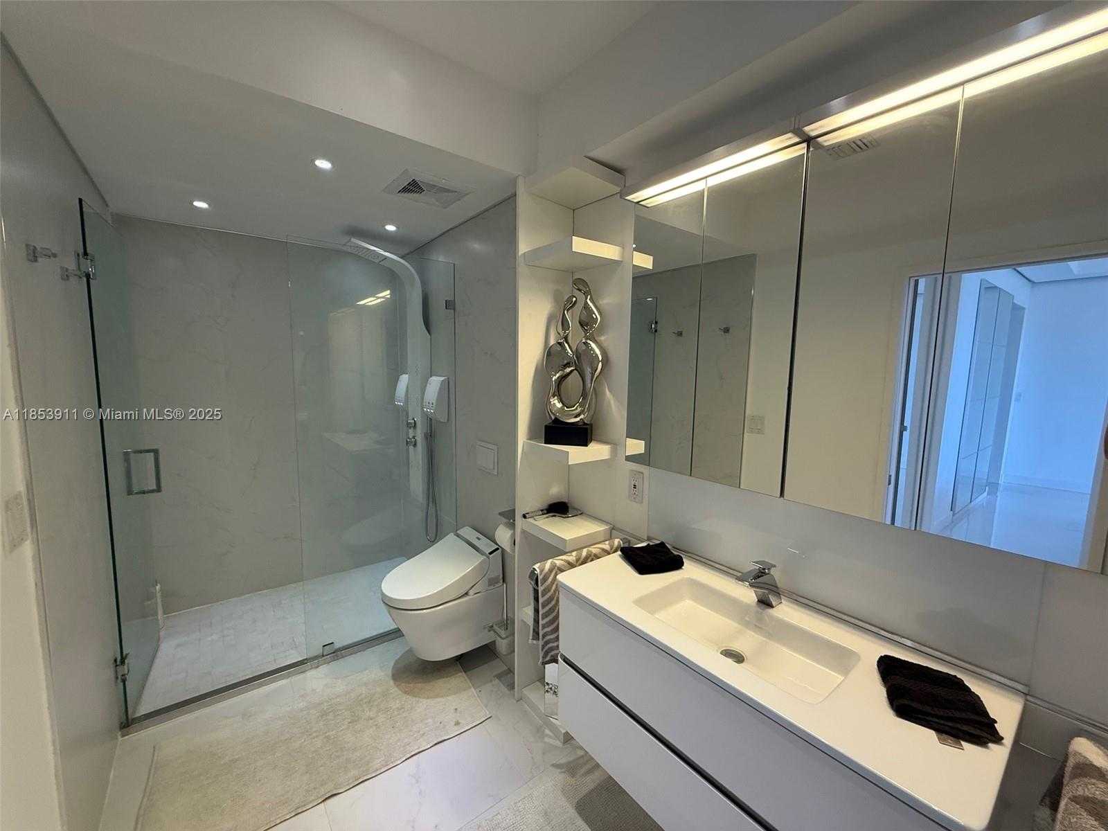 Small Image of 20335 WEST COUNTRY CLUB DR #PH4, Aventura Number 19