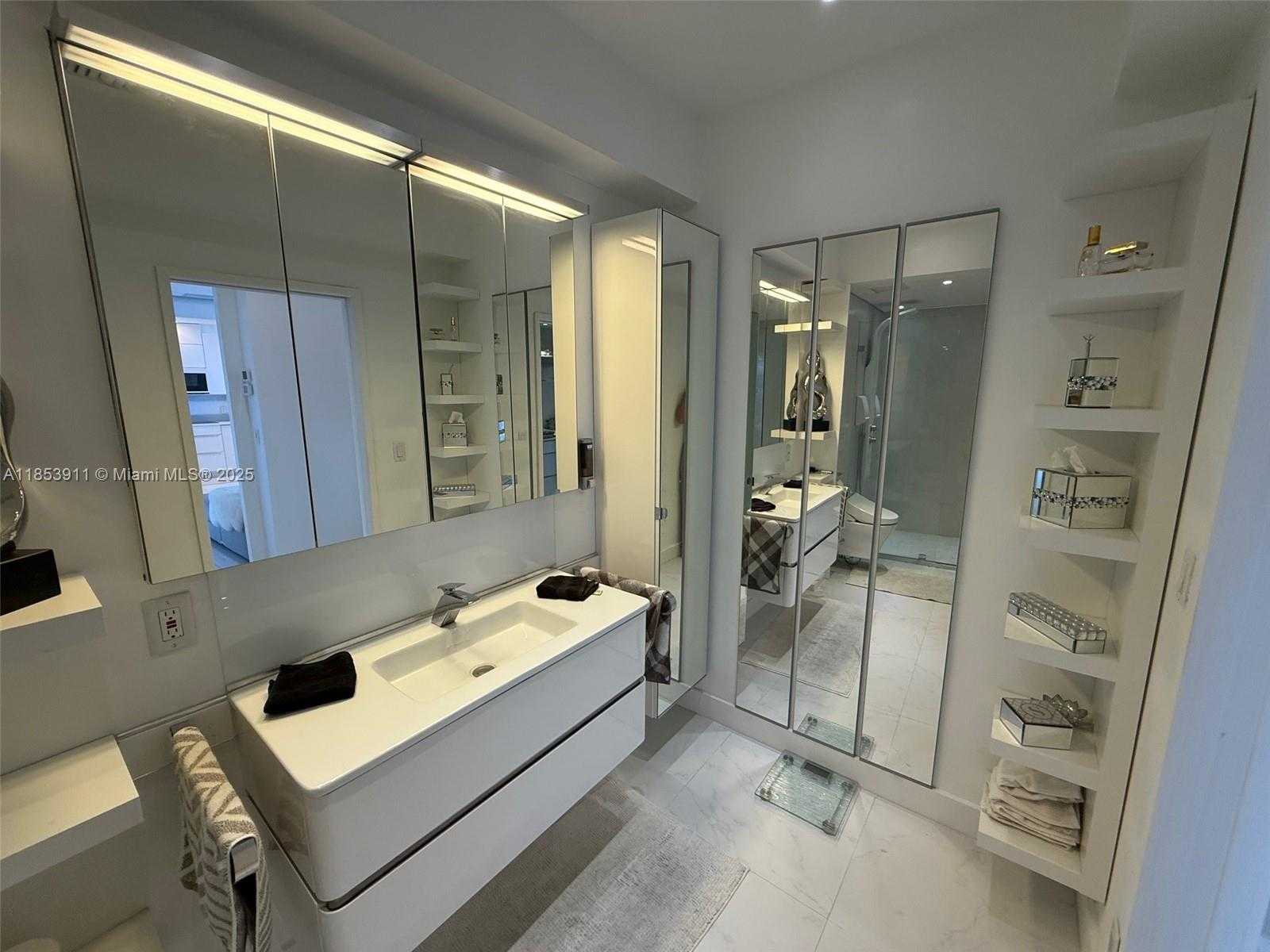 Small Image of 20335 WEST COUNTRY CLUB DR #PH4, Aventura Number 20