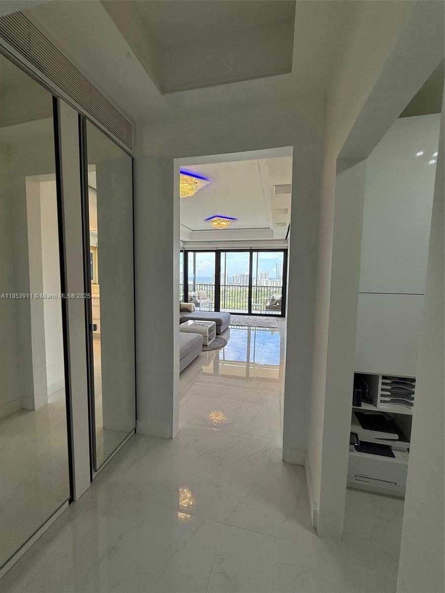 Small Image of 20335 WEST COUNTRY CLUB DR #PH4, Aventura Number 23