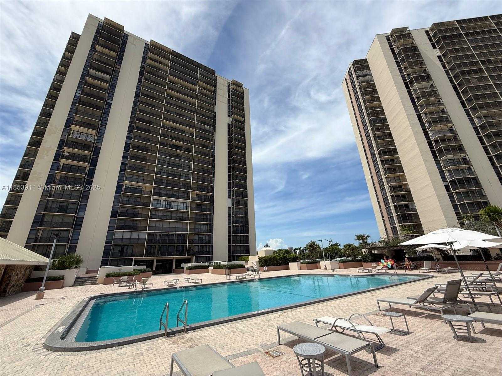 Small Image of 20335 WEST COUNTRY CLUB DR #PH4, Aventura Number 26