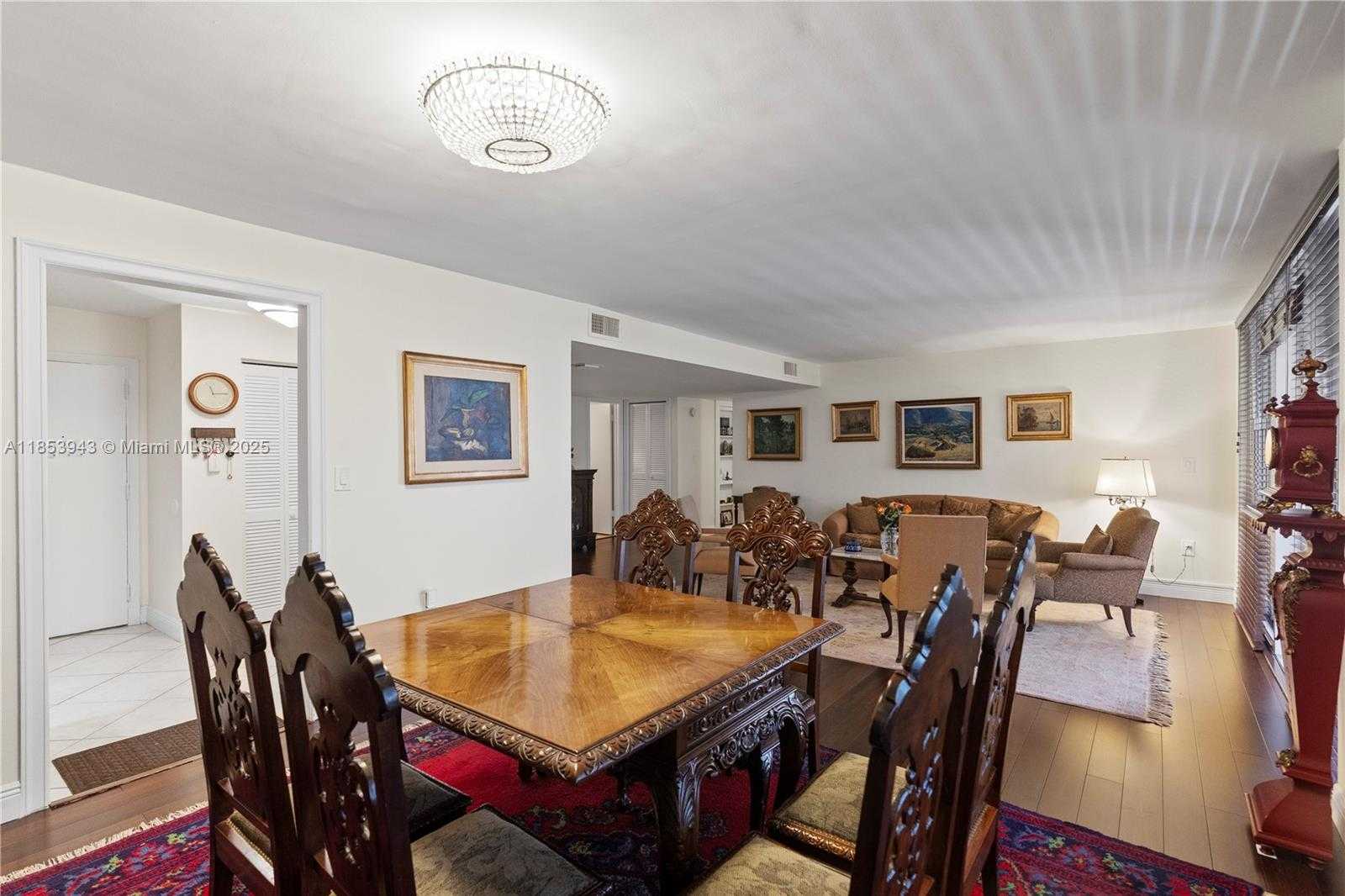 Small Image of 13953 KENDALE LAKES CR #305B, Miami Number 14