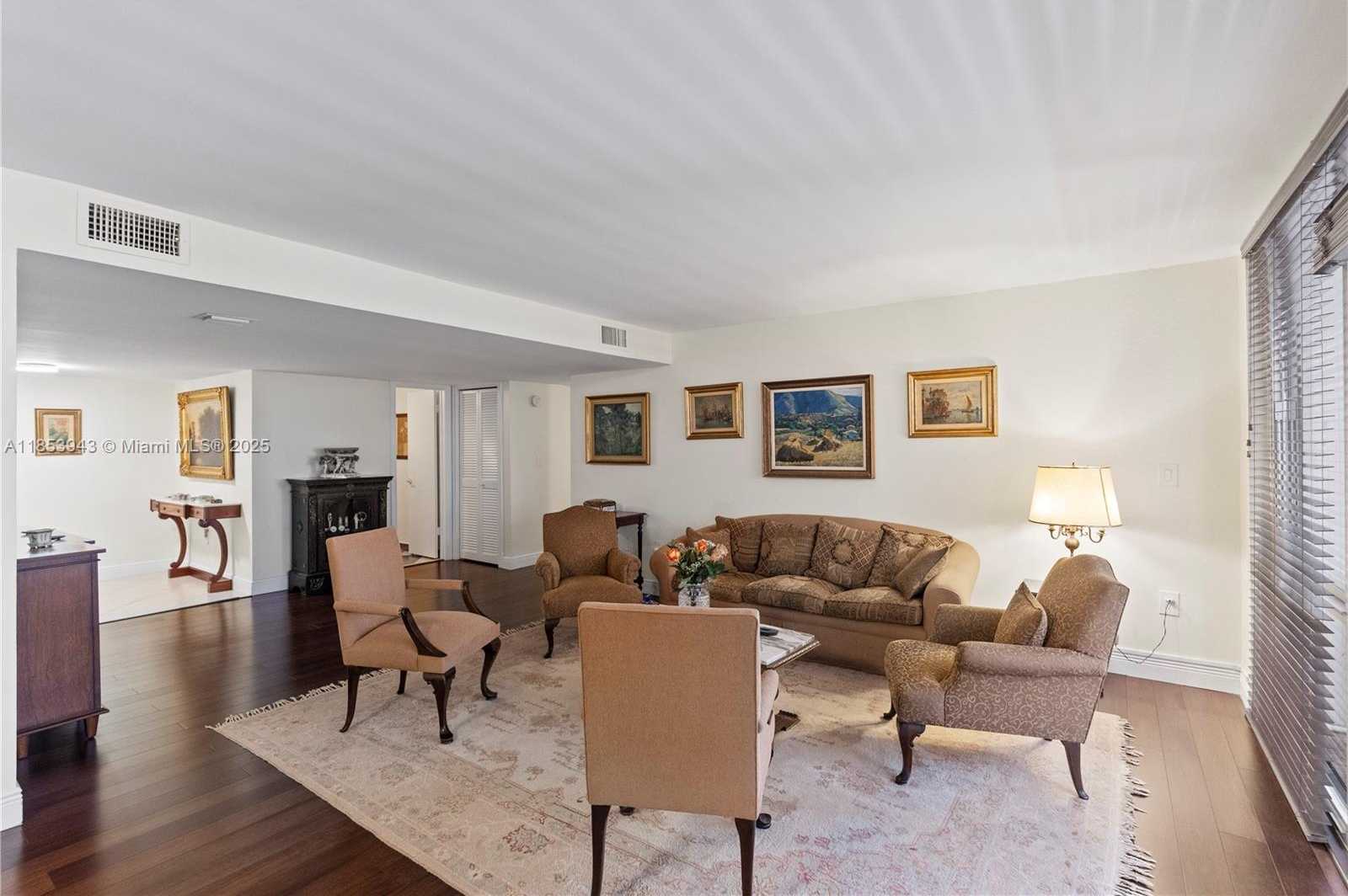 Small Image of 13953 KENDALE LAKES CR #305B, Miami Number 16