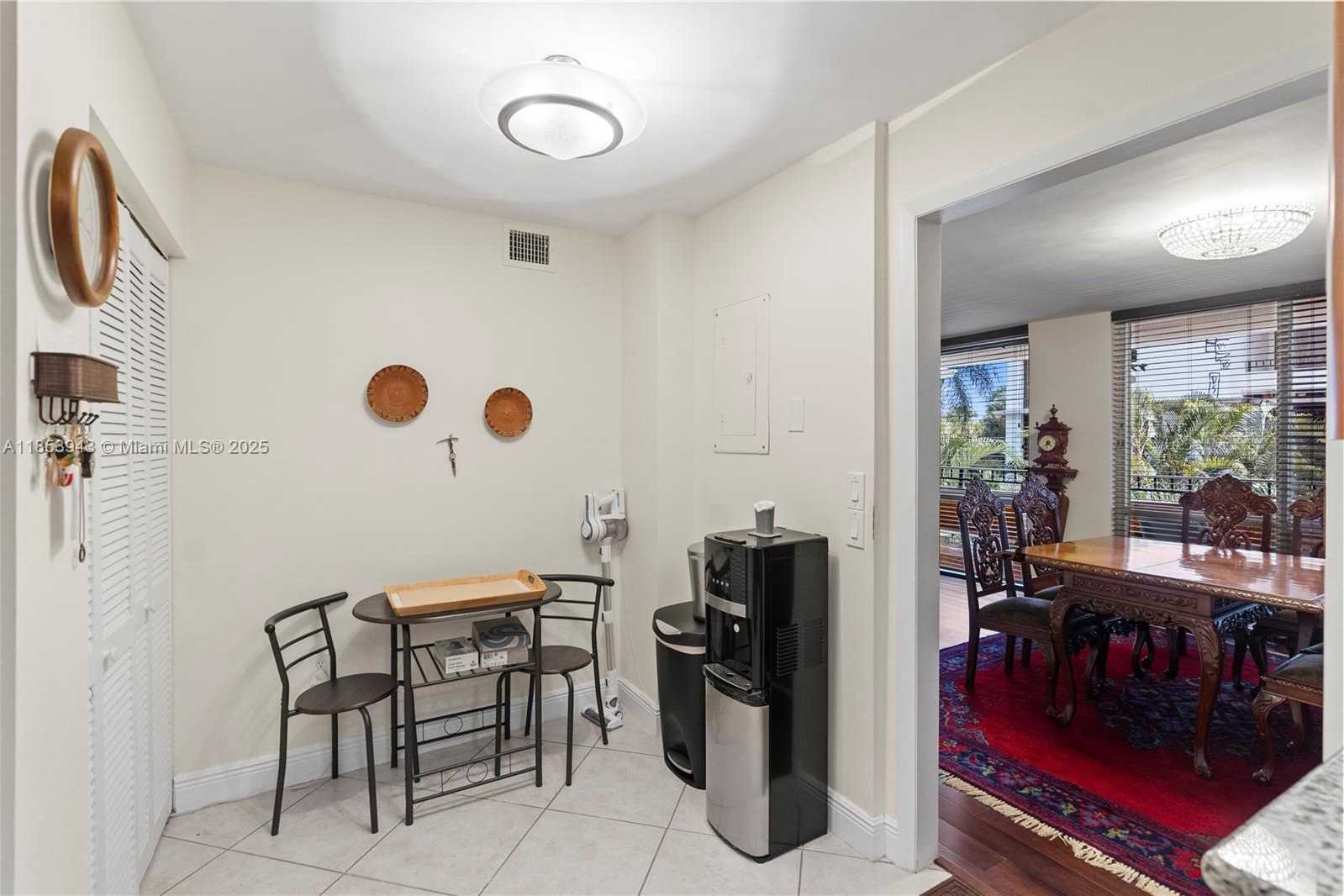 Small Image of 13953 KENDALE LAKES CR #305B, Miami Number 21
