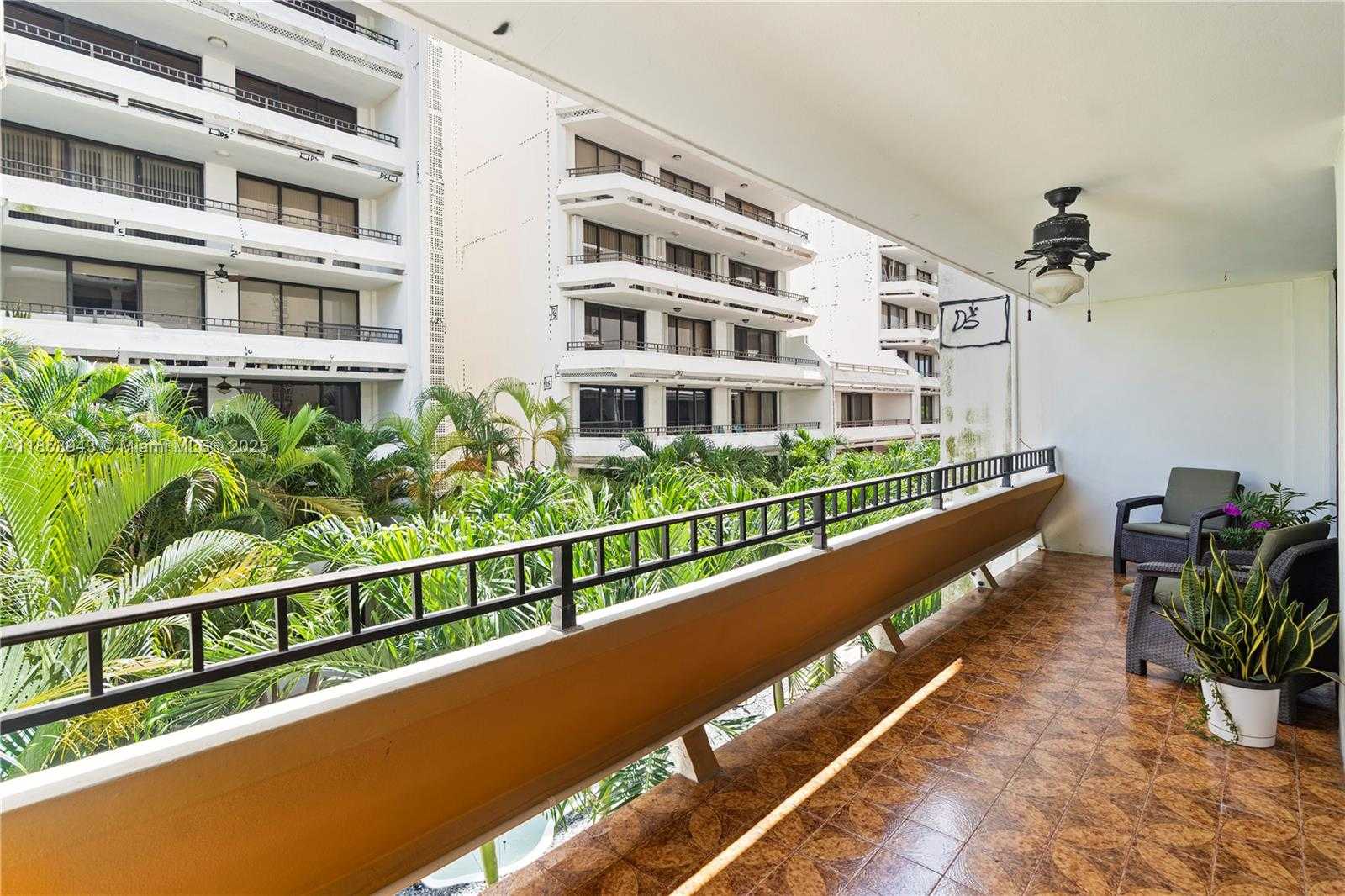 Small Image of 13953 KENDALE LAKES CR #305B, Miami Number 24