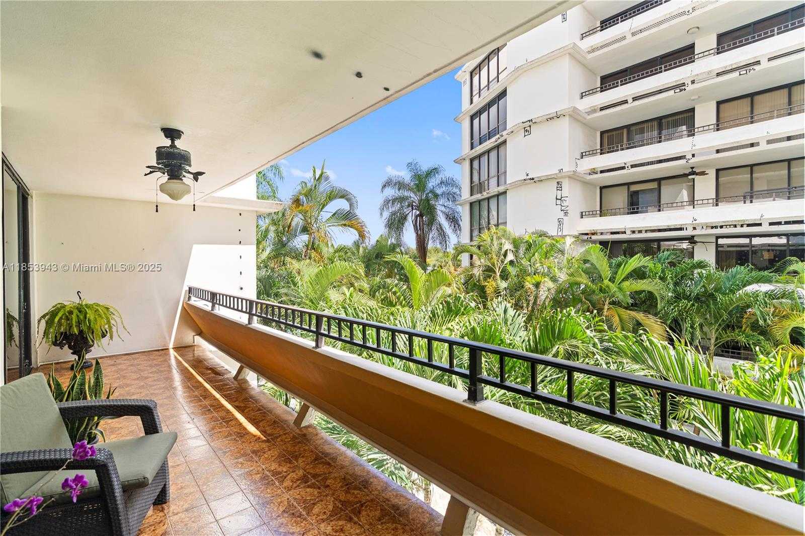 Small Image of 13953 KENDALE LAKES CR #305B, Miami Number 27