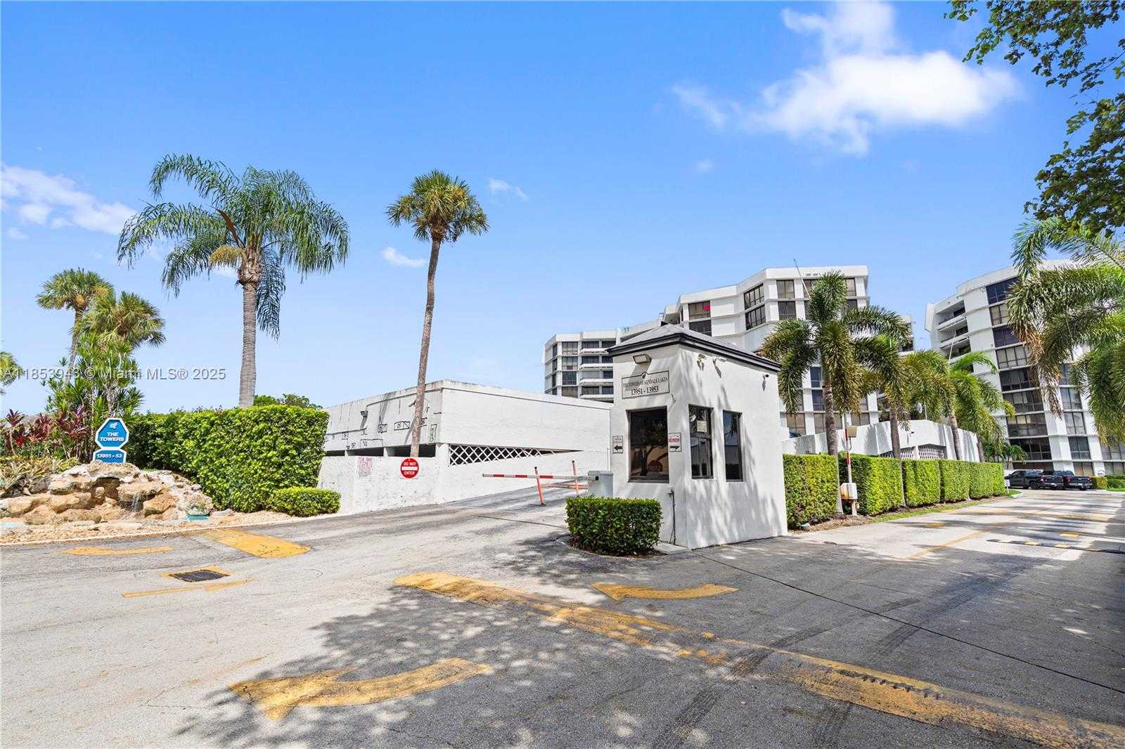 Small Image of 13953 KENDALE LAKES CR #305B, Miami Number 3