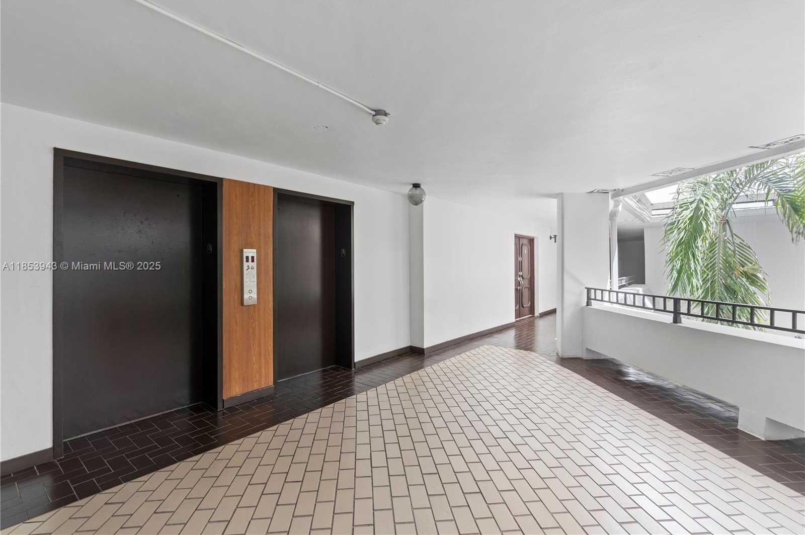 Small Image of 13953 KENDALE LAKES CR #305B, Miami Number 46