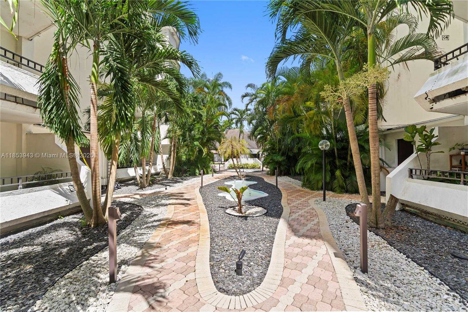 Small Image of 13953 KENDALE LAKES CR #305B, Miami Number 50