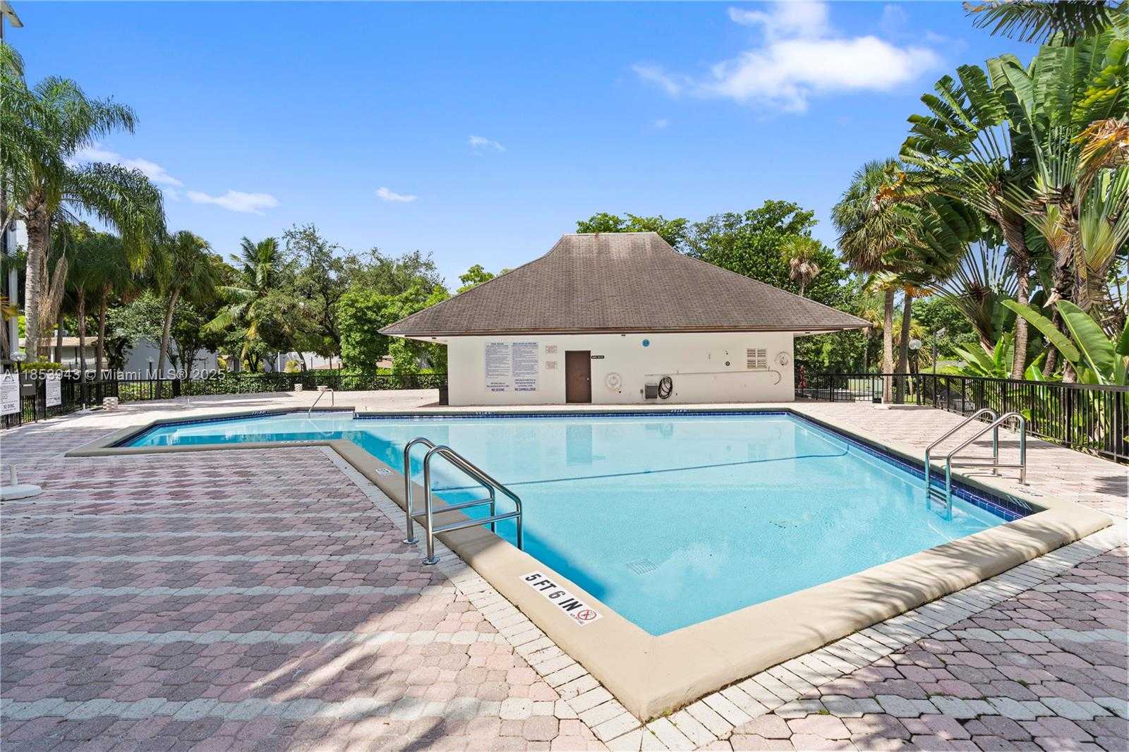 Small Image of 13953 KENDALE LAKES CR #305B, Miami Number 52