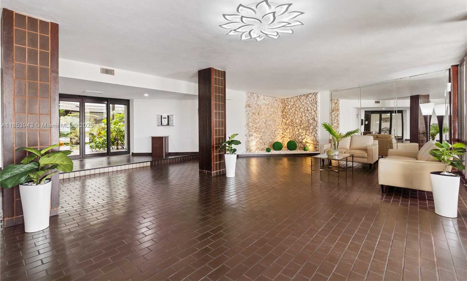 Small Image of 13953 KENDALE LAKES CR #305B, Miami Number 55