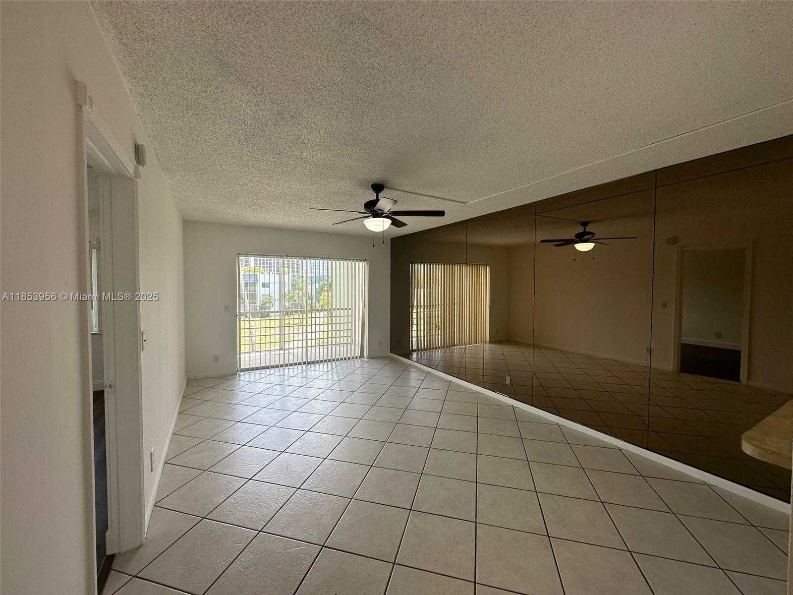 Small Image of 1638 EMBASSY DR #307, West Palm Beach Number 4
