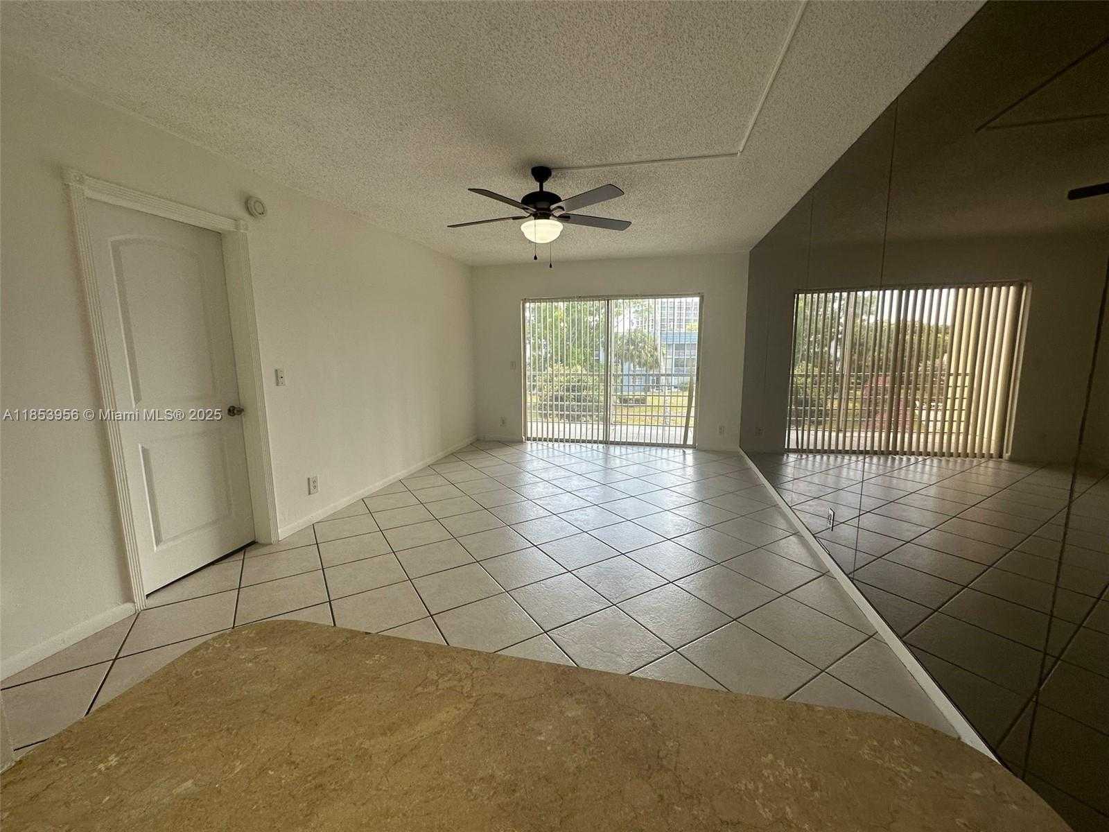 Small Image of 1638 EMBASSY DR #307, West Palm Beach Number 6