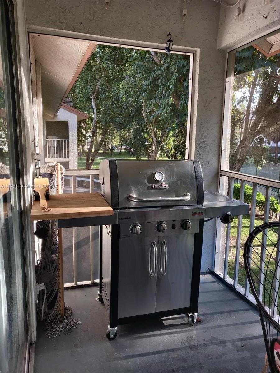 Small Image of 9131 SOUTH WEST 138TH PL #9131, Miami Number 12