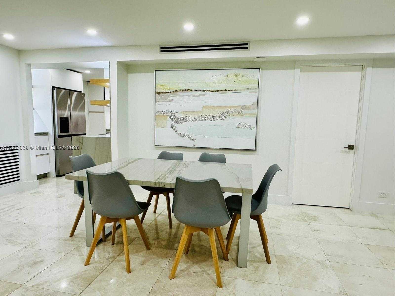 Small Image of 6039 COLLINS AVE #414, Miami Beach Number 30