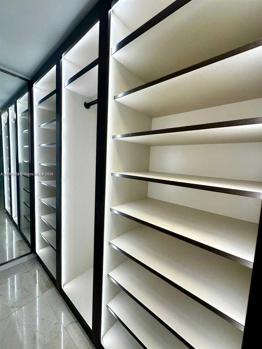 Small Image of 6039 COLLINS AVE #414, Miami Beach Number 38