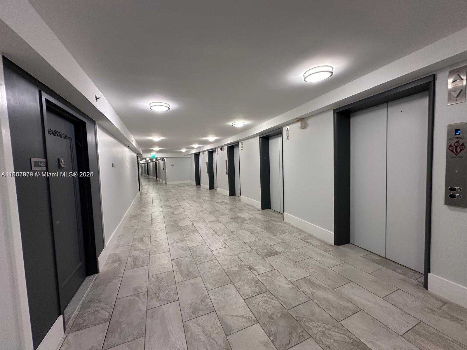 Small Image of 6039 COLLINS AVE #414, Miami Beach Number 4