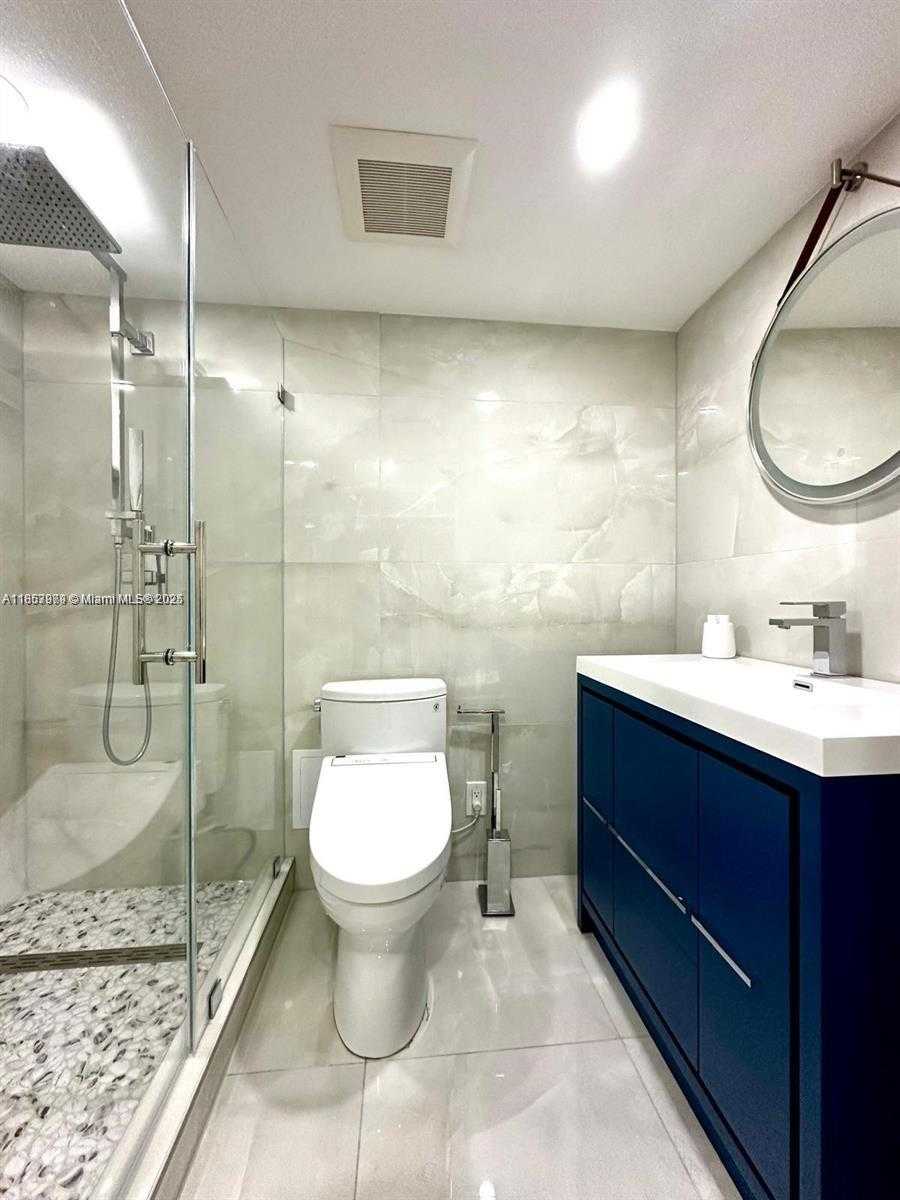 Small Image of 6039 COLLINS AVE #414, Miami Beach Number 41