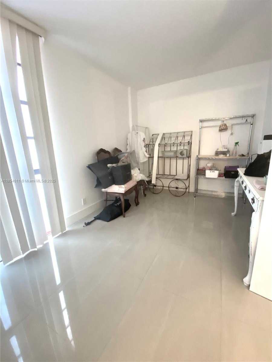 Small Image of 3301 NORTH COUNTRY CLUB DR #112, Aventura Number 11